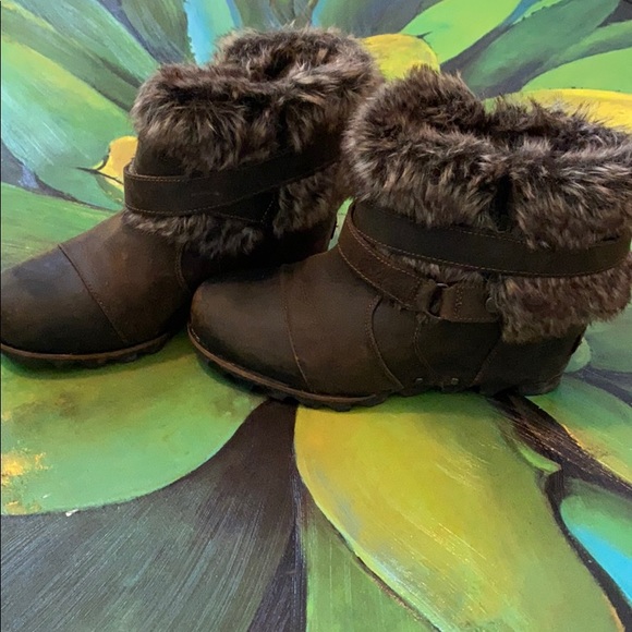 Sorel Joan of Arctic fur bootie - Picture 3 of 6